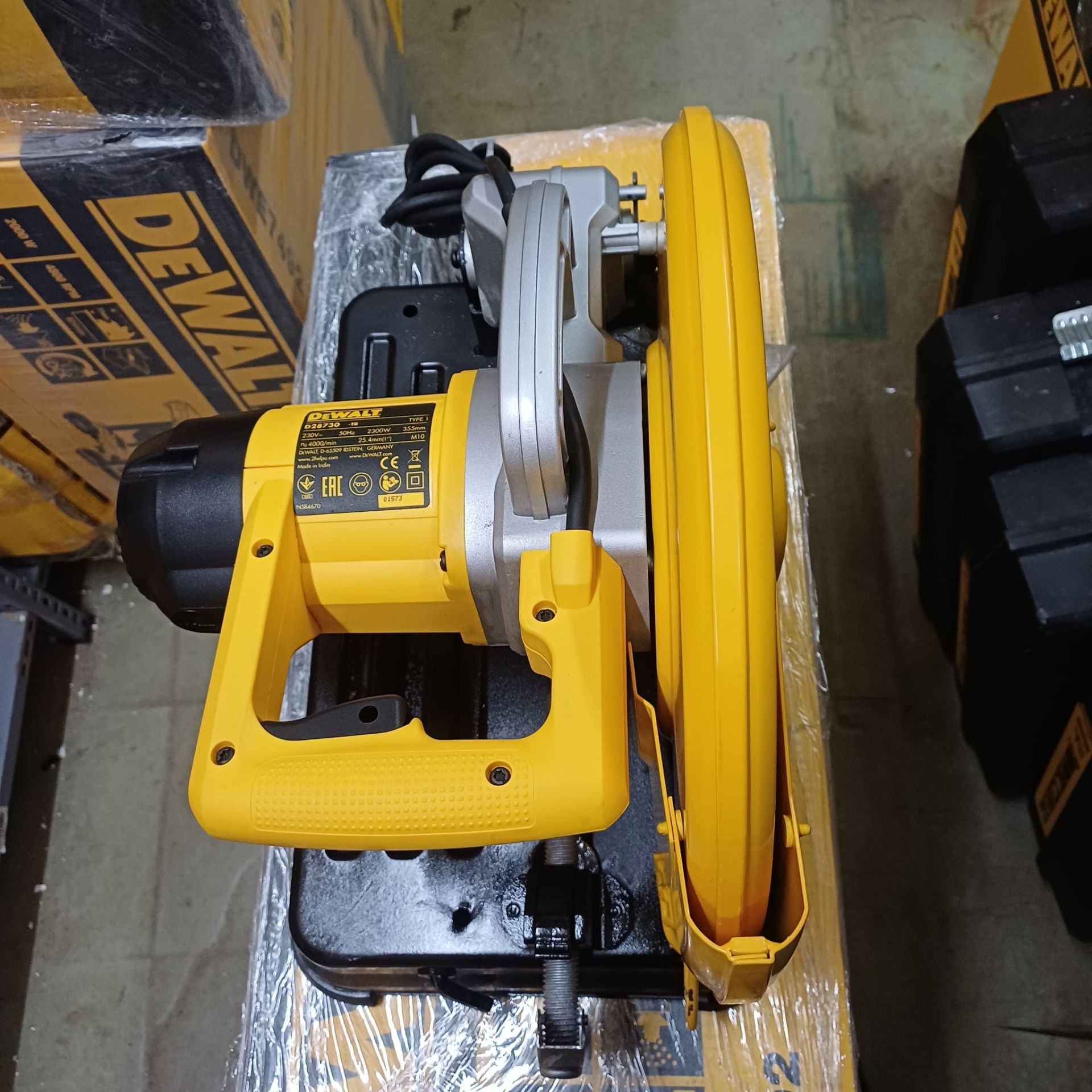 Kutusuz Dewalt D28730 2300 W 355 MM Profesyonel Profil Kesme Makinesi