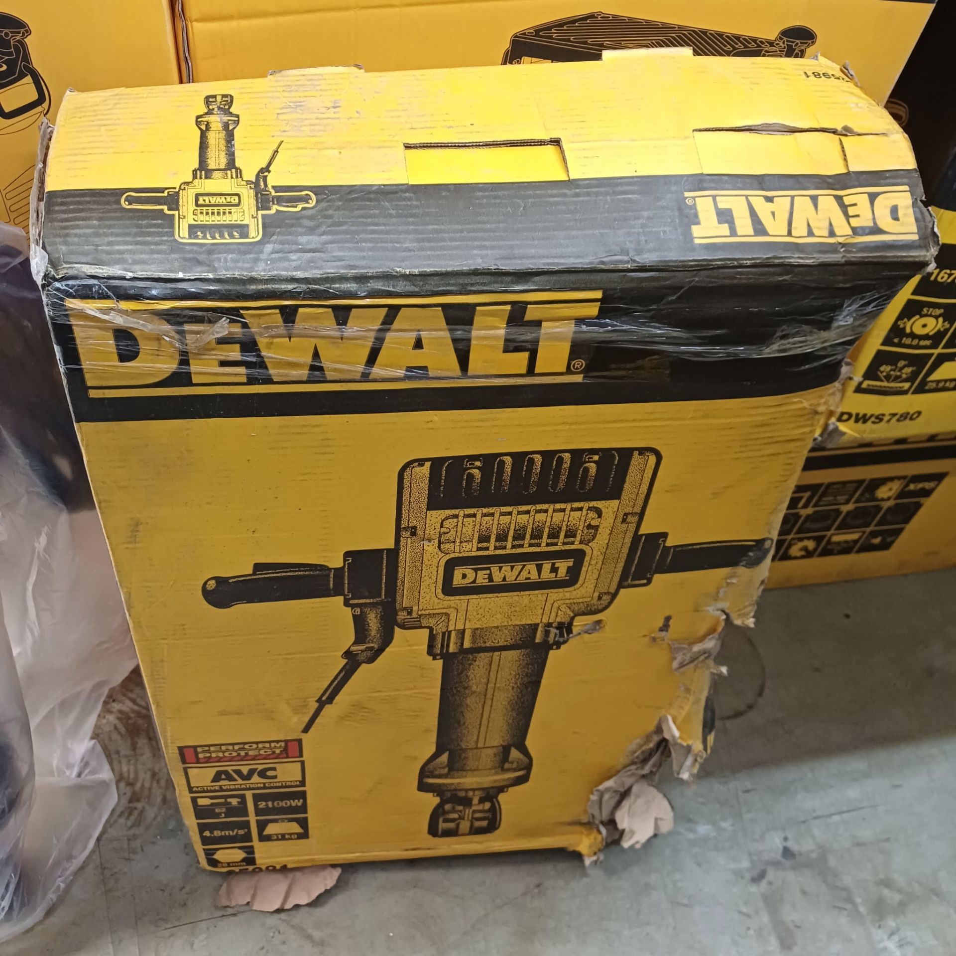 Dewalt D25981K-QS  2100 W 62J 28mm Hex 30 Kg Kırıcı